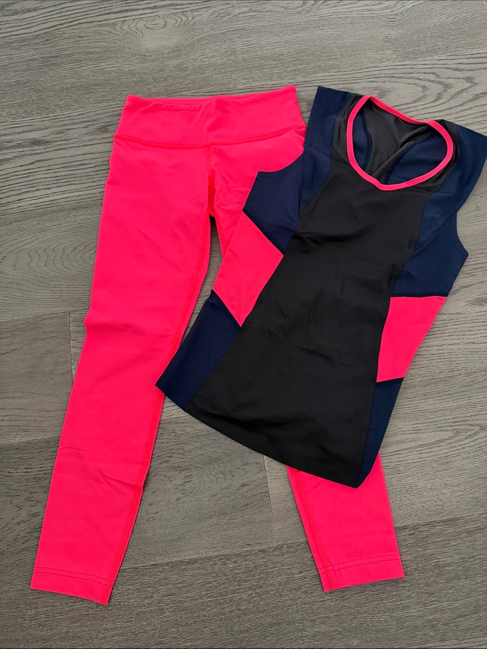 lululemon athletica Black and coral Colorblock Tank with Hot coral Leggings
